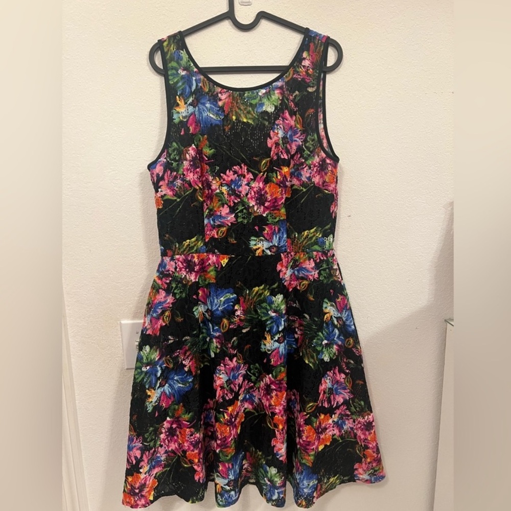 Betsy Johnson Floral Sleeveless Dress